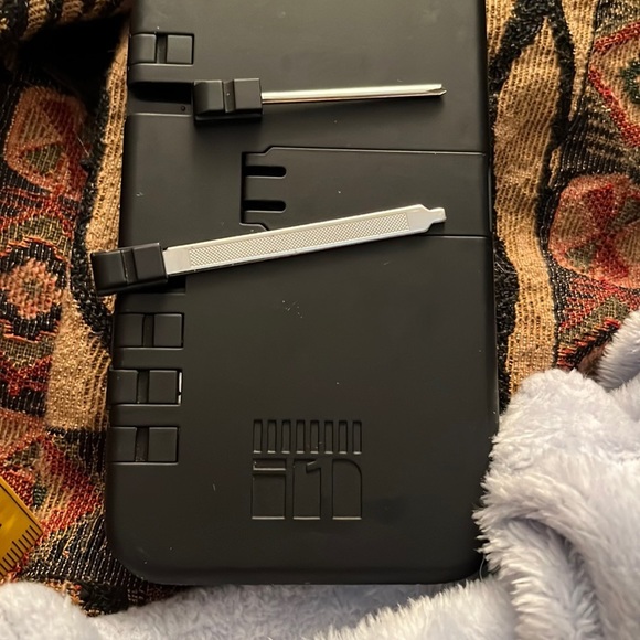 IPHONE 5,6 Black case with multiple tools & kick stand great for outdoors - Picture 2 of 9